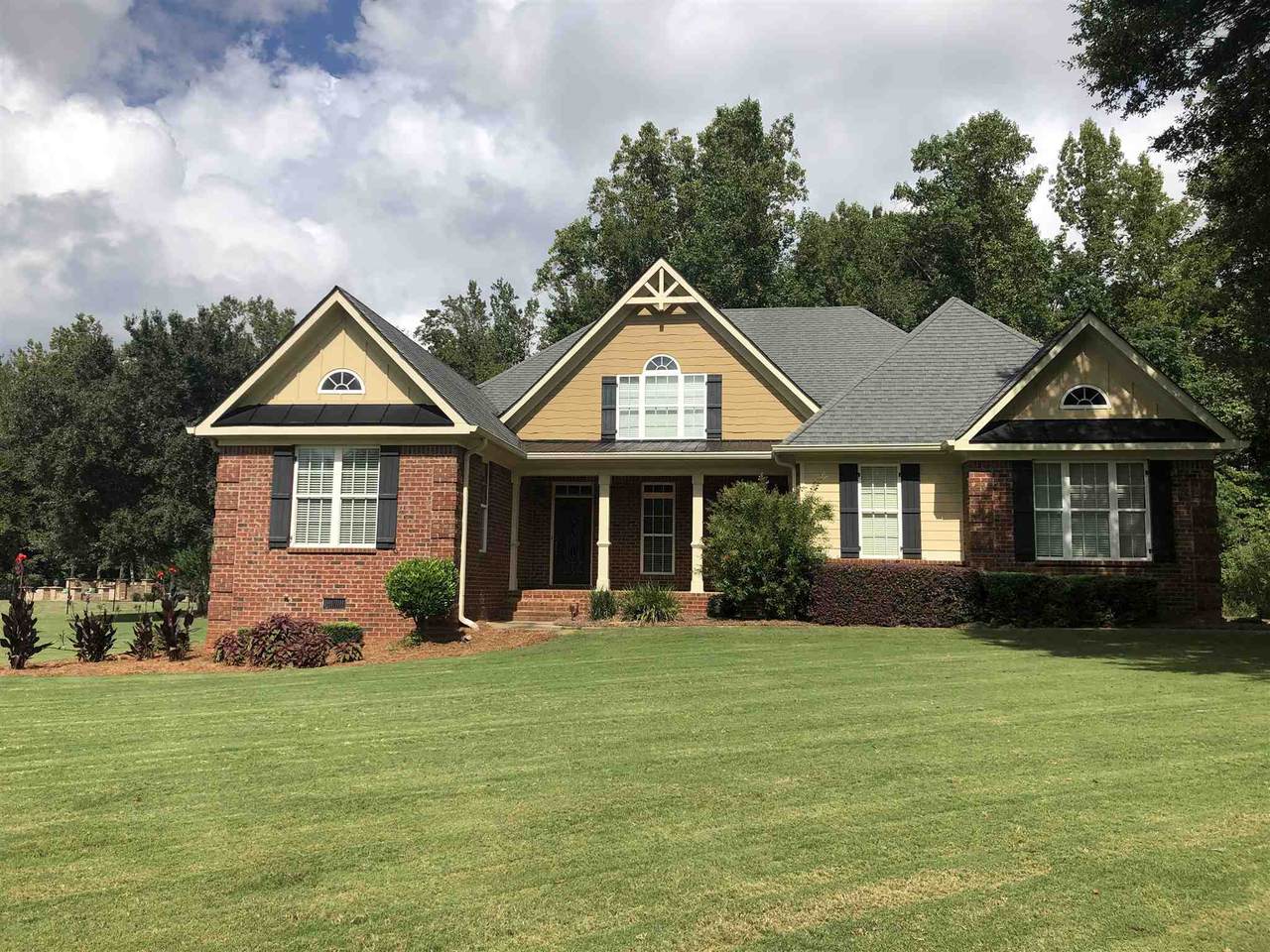1060 Graham Drive - Photo 1