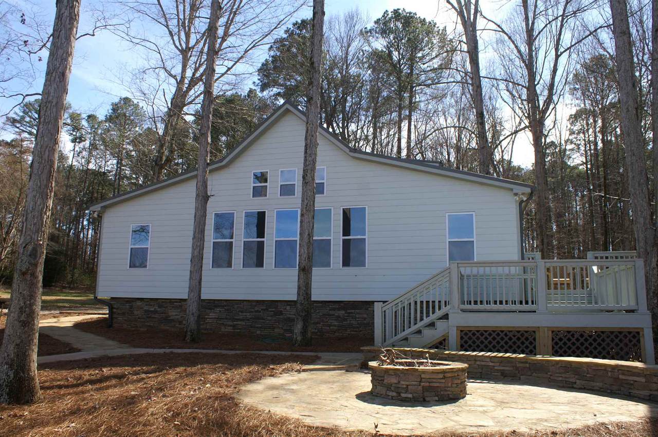 131 Lakeview Drive - Photo 1