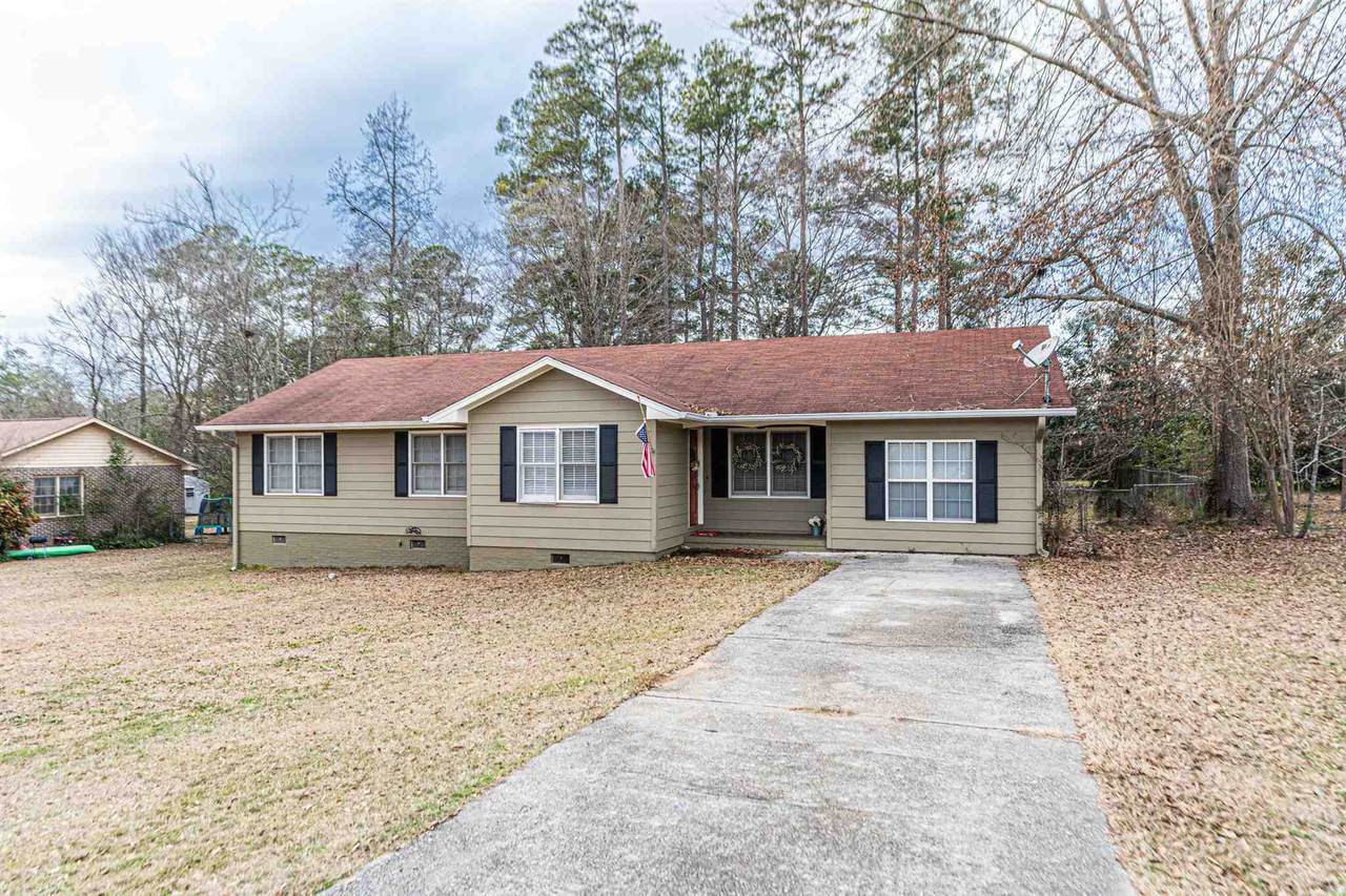 1900 Robin Circle - Photo 1