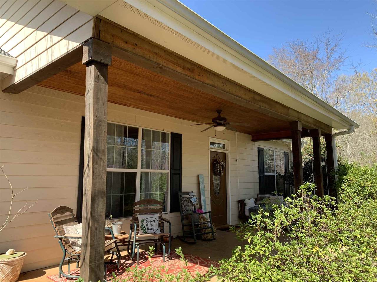 221 Sebastian Drive - Photo 1