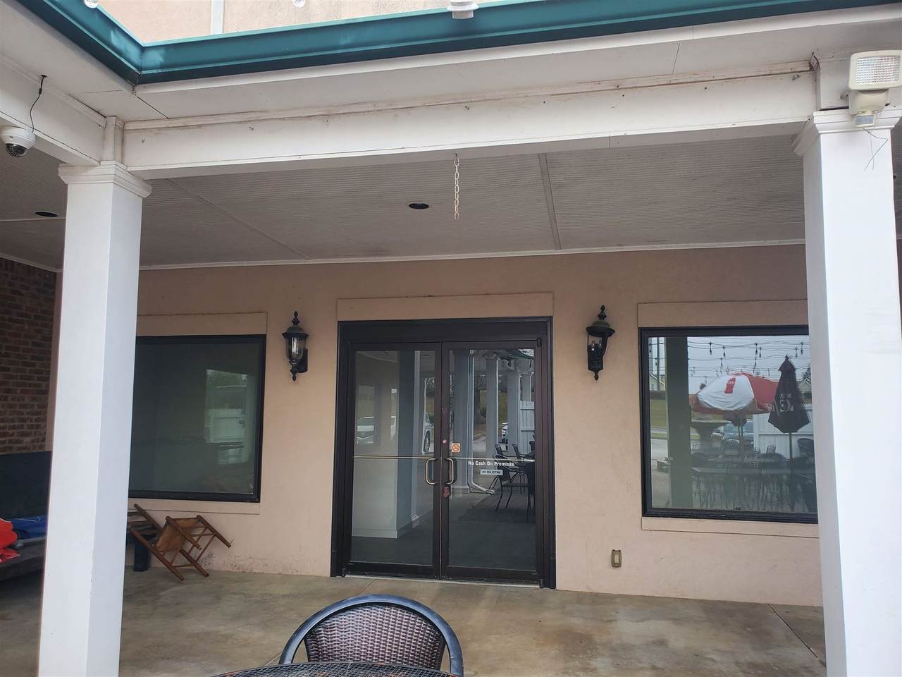 1013 Park Place - Photo 1