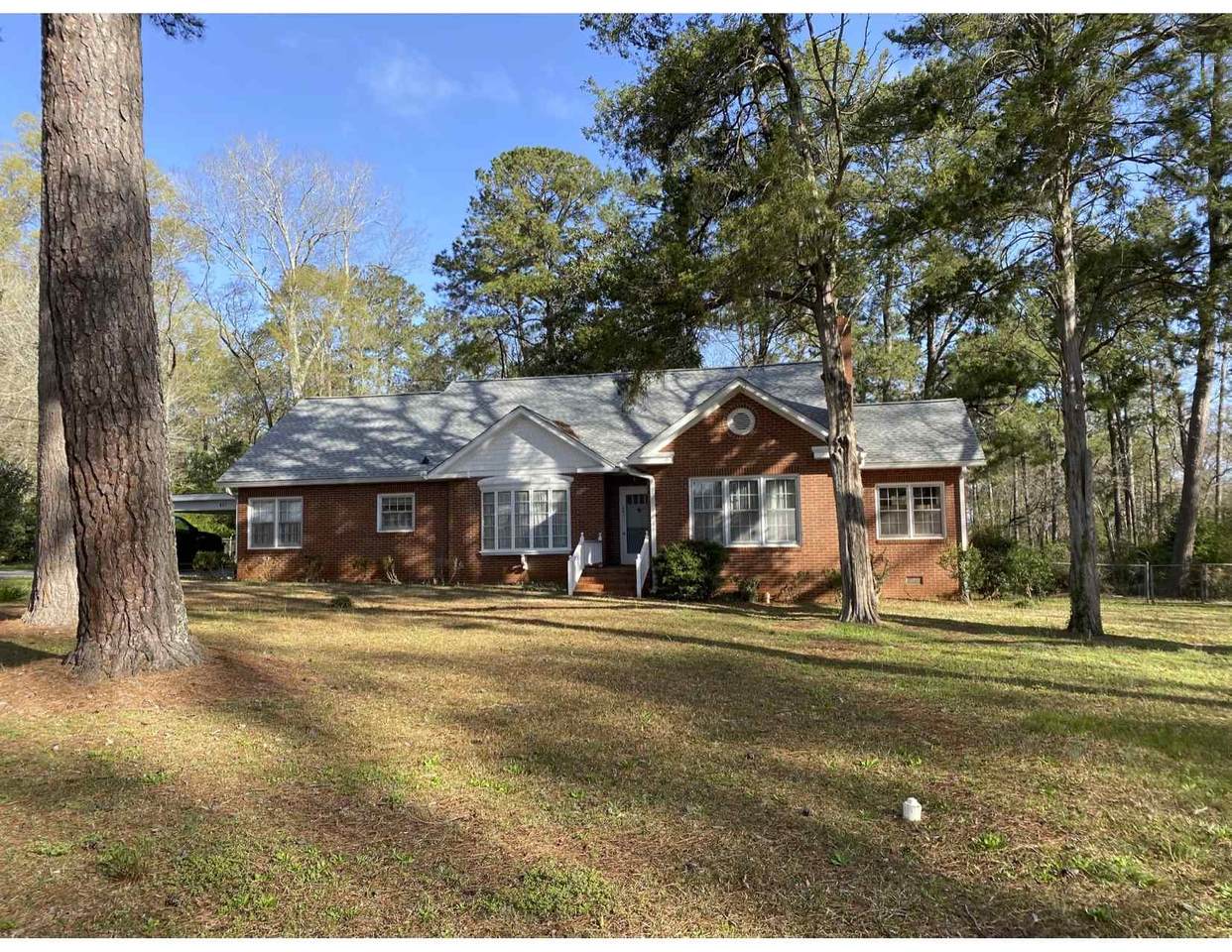 601 W Charlton Street - Photo 1