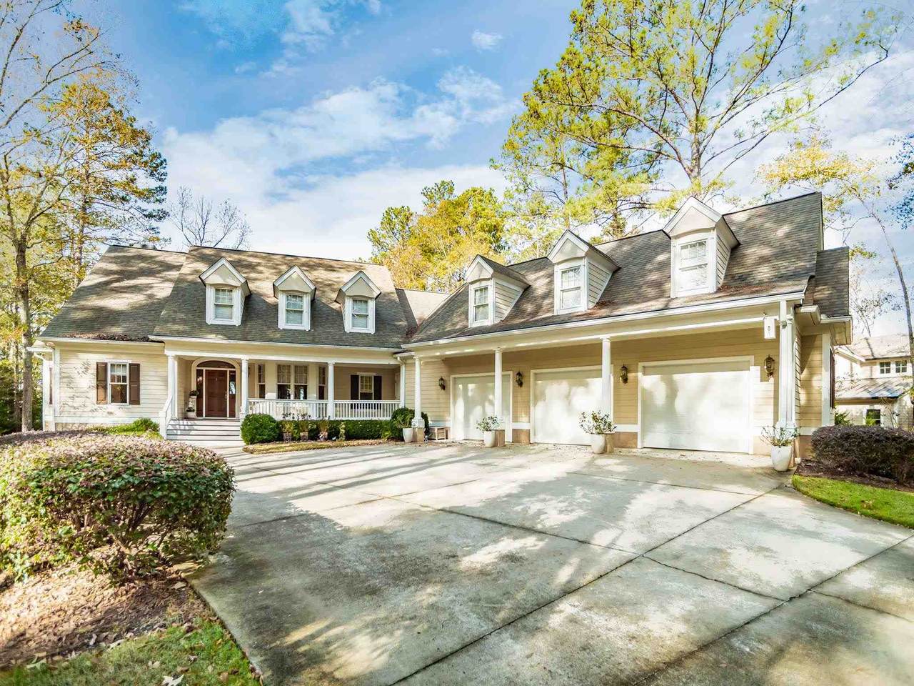 102 Carolyn Court - Photo 1