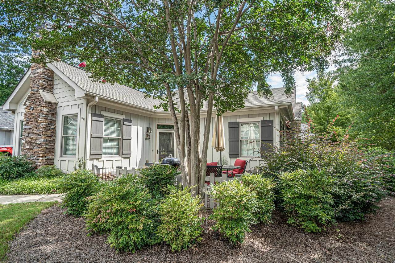 120 Edgewood Court - Photo 1