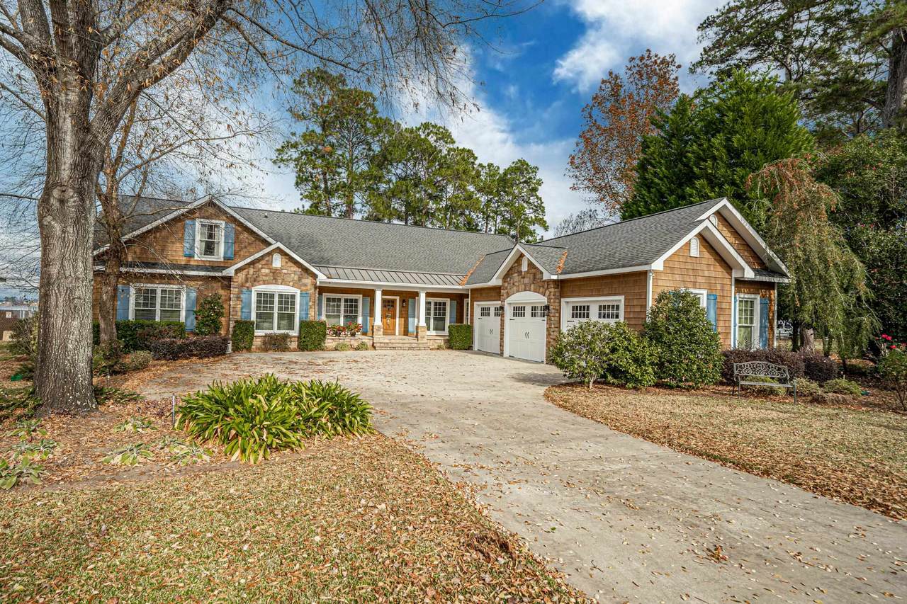 245 Lakeshore Circle - Photo 1