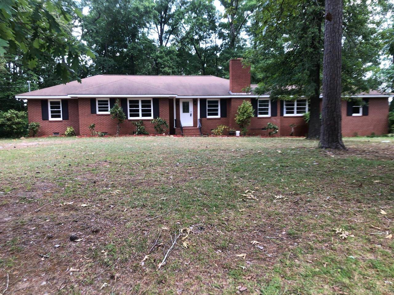 101 Lakeside Drive - Photo 1