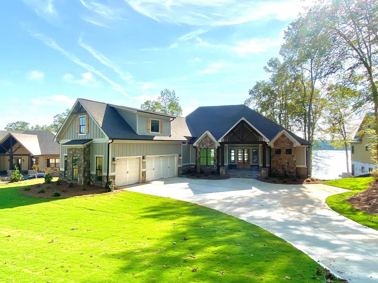 1071 White Oak Way - Photo 1