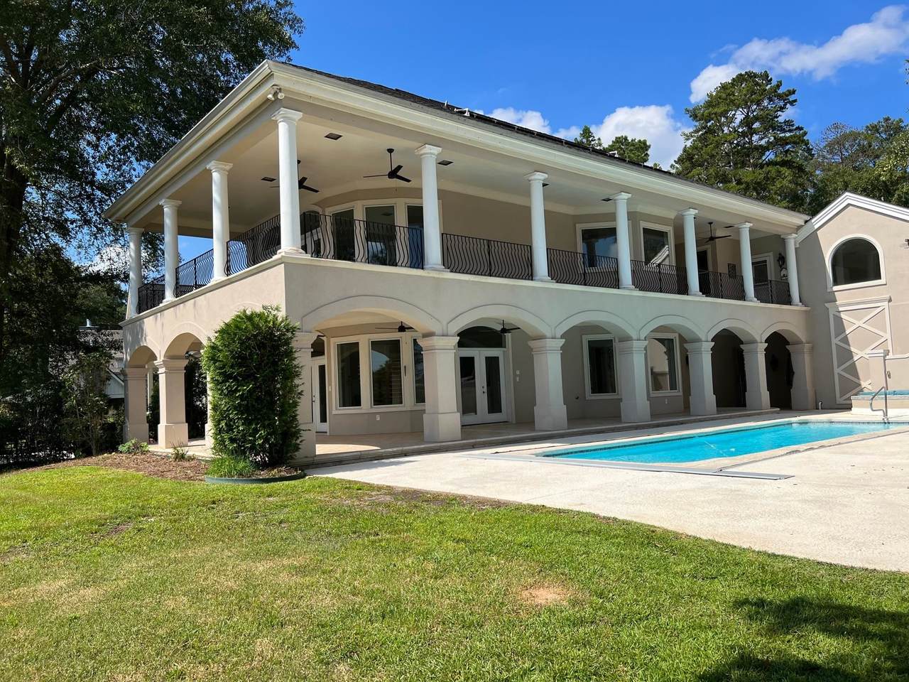 199 Lakecrest Drive - Photo 1