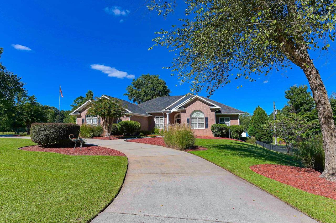 183 Lakeview Drive - Photo 1