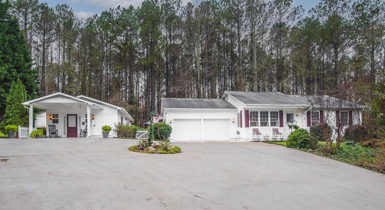 1040 Lakewood Lane - Photo 1