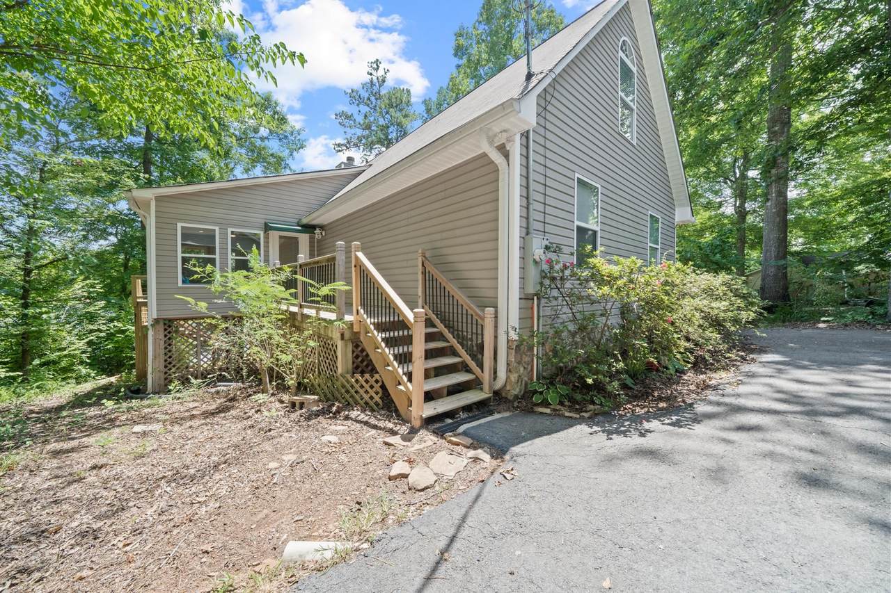325 Thomas Drive - Photo 1