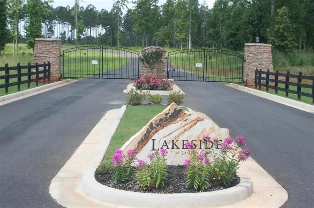 103 Highpine Drive - Photo 1