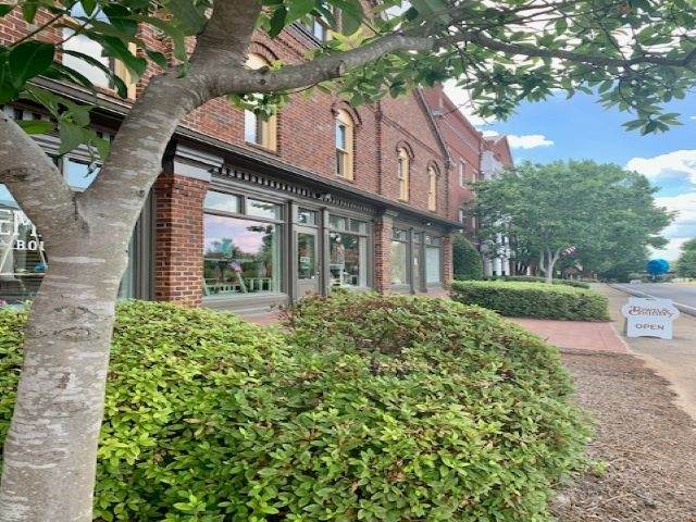 206 Washington Street - Photo 1