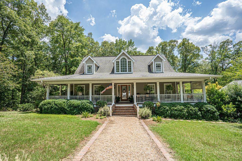 114 Treanor Drive - Photo 1