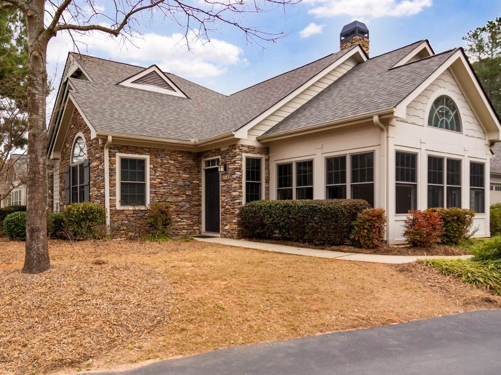 135 Edgewood Court - Photo 1