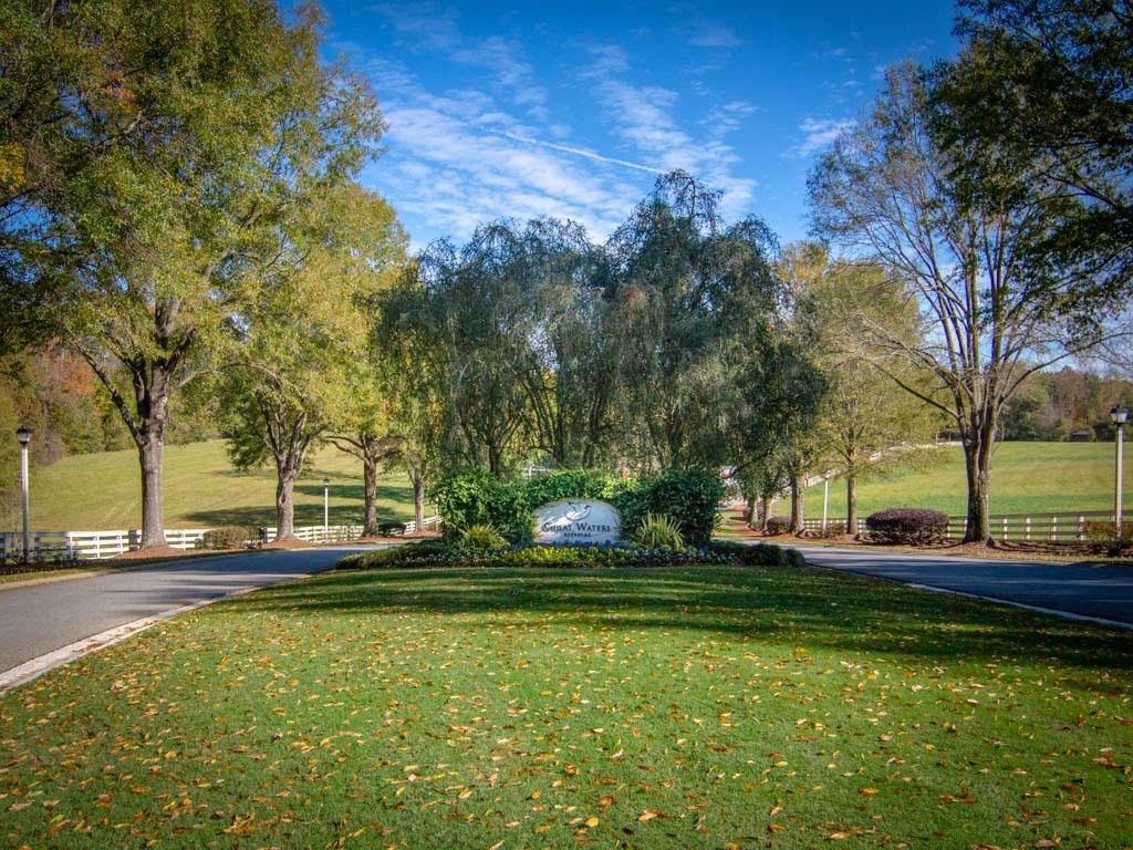 136 Carolyn Drive - Photo 1