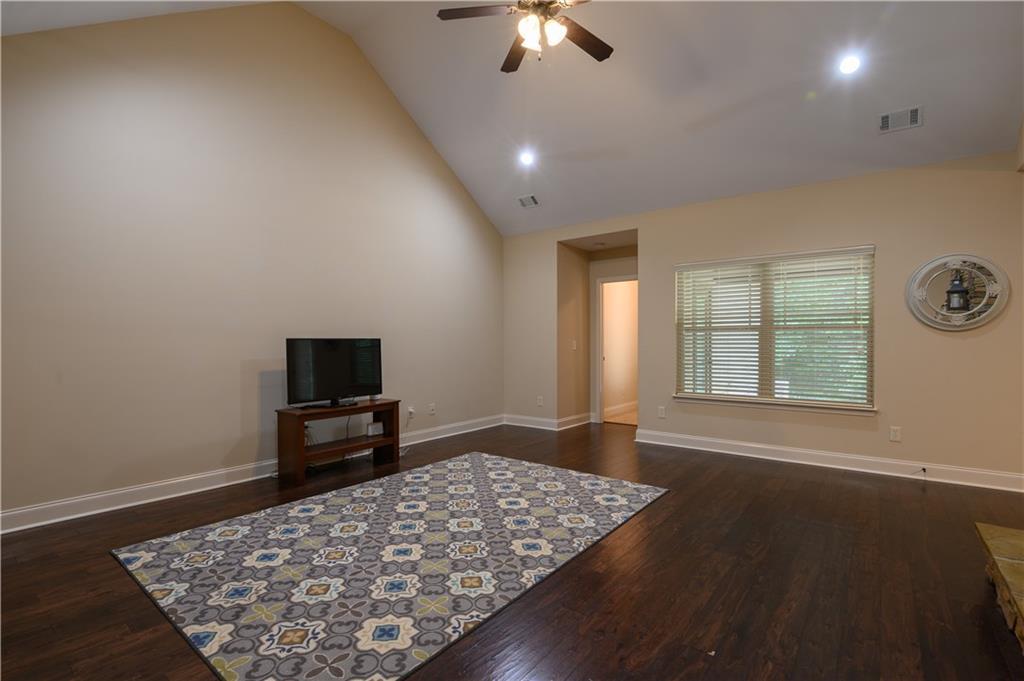 404 Autumn Way - Photo 1