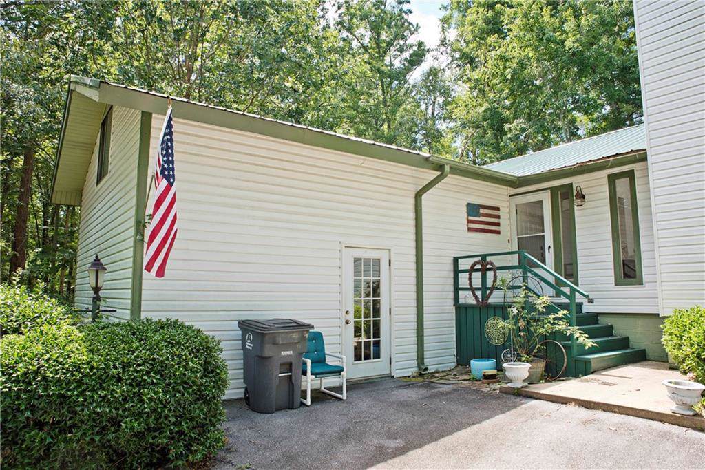209 Hickory Way - Photo 1