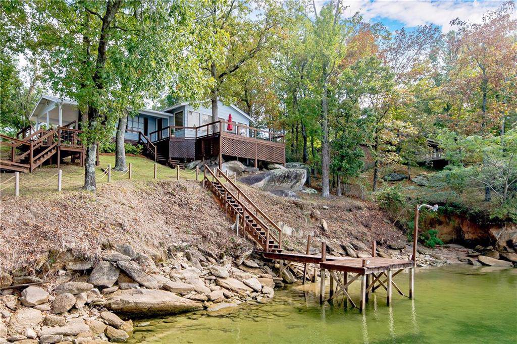 221 Coopers Trace - Photo 1