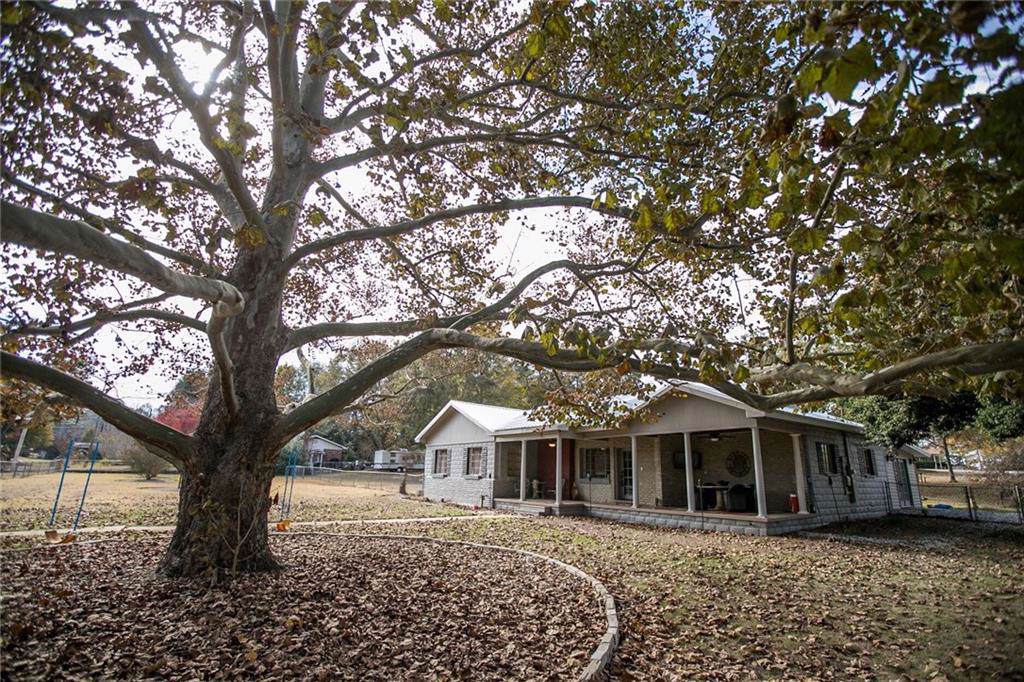 2104 Lafayette Parkway - Photo 1