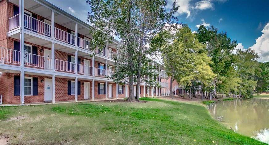 150 University Drive - Photo 1