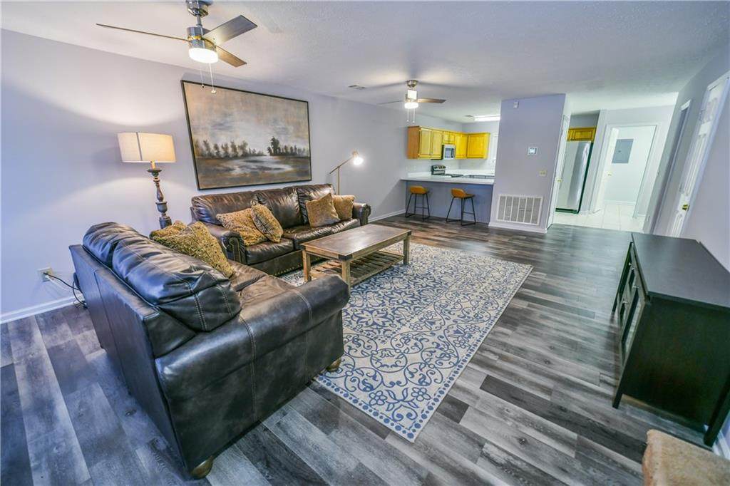718 Gay Street - Photo 1