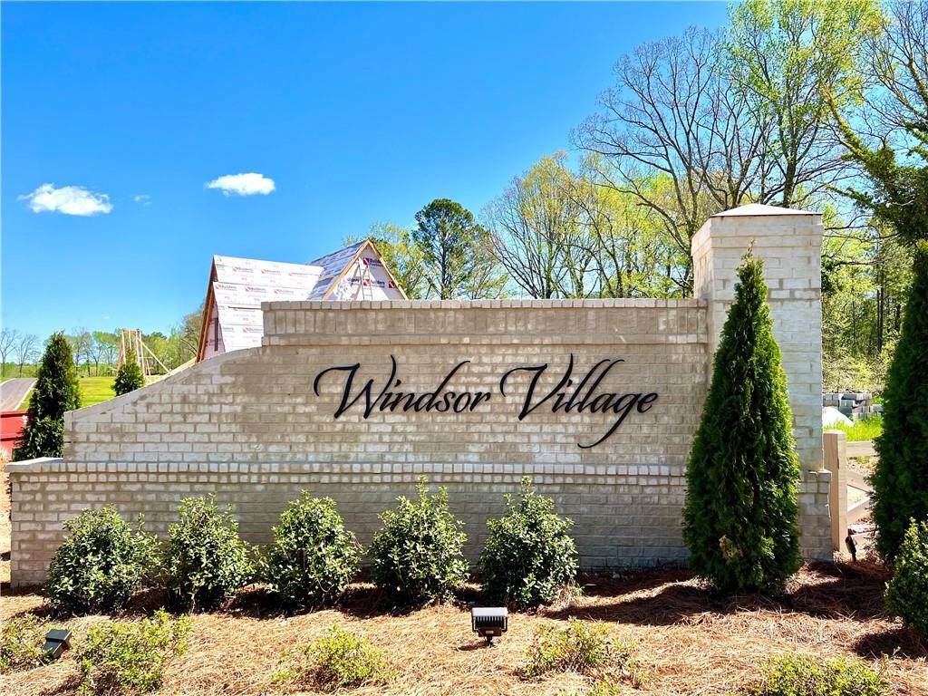 3023 Lakewood Lane - Photo 1