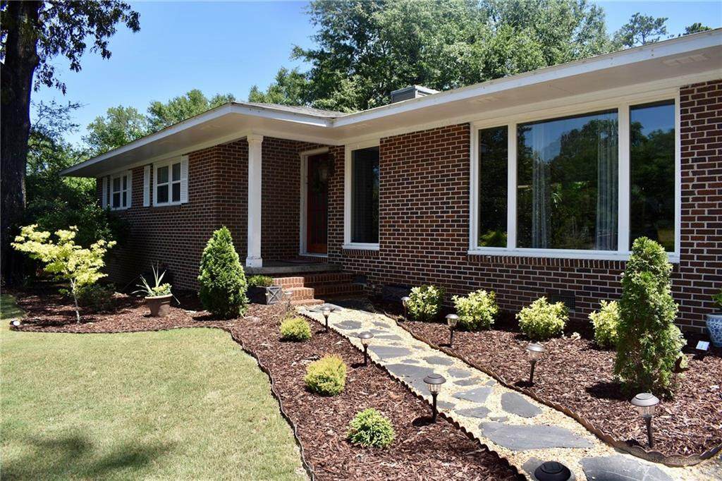 727 Heard Avenue - Photo 1