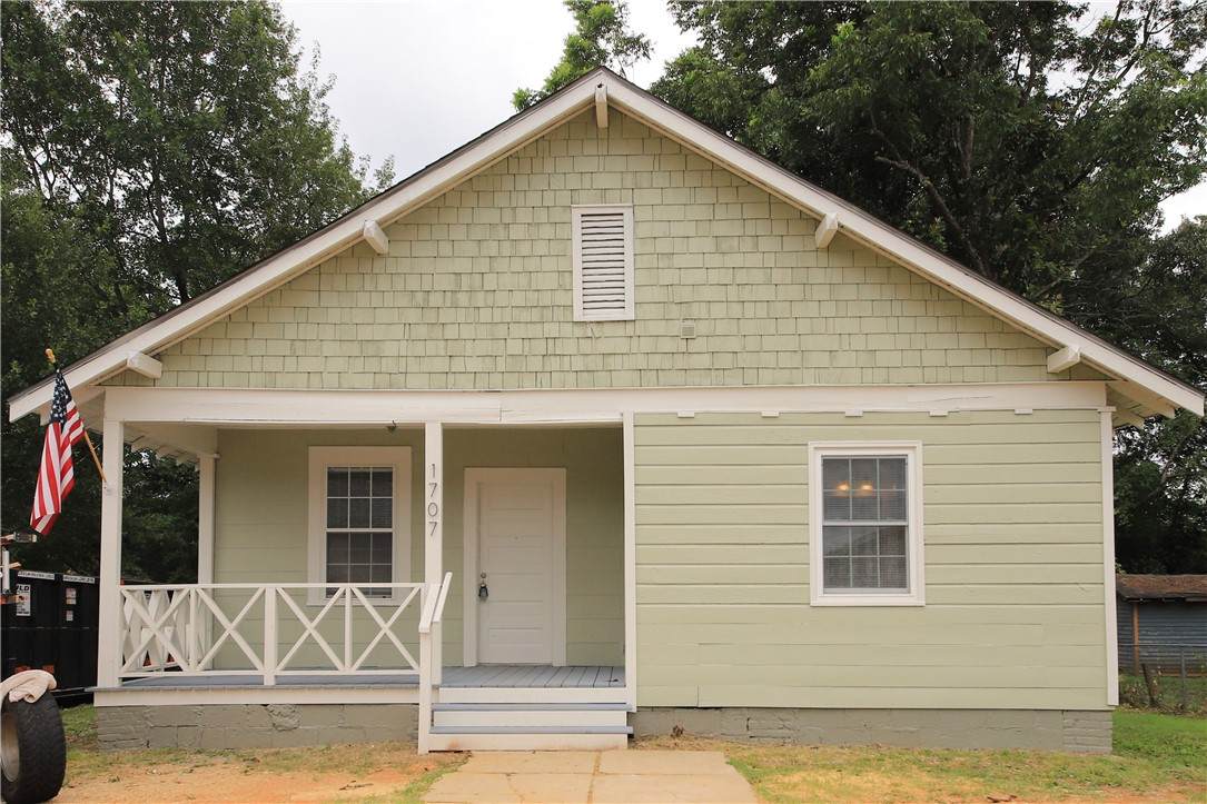 1707 2ND Avenue - Photo 1