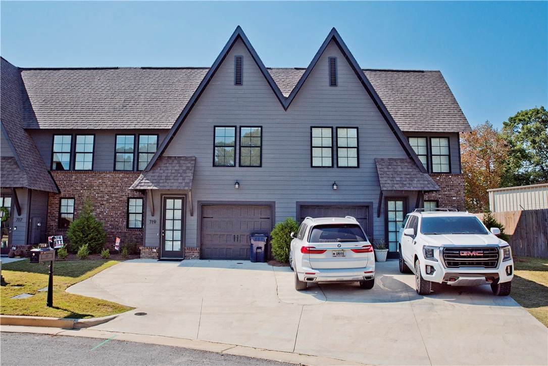 719 Cyprus Cove Drive - Photo 1