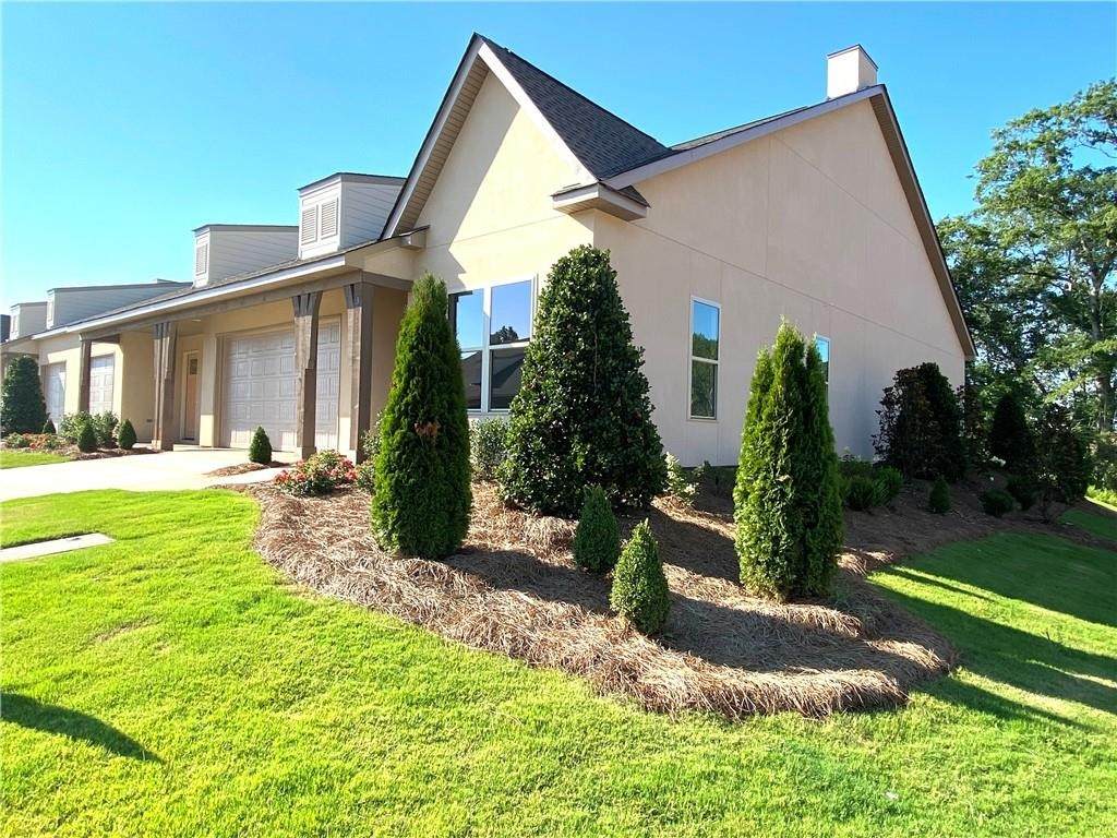 3060 Lakewood Lane - Photo 1