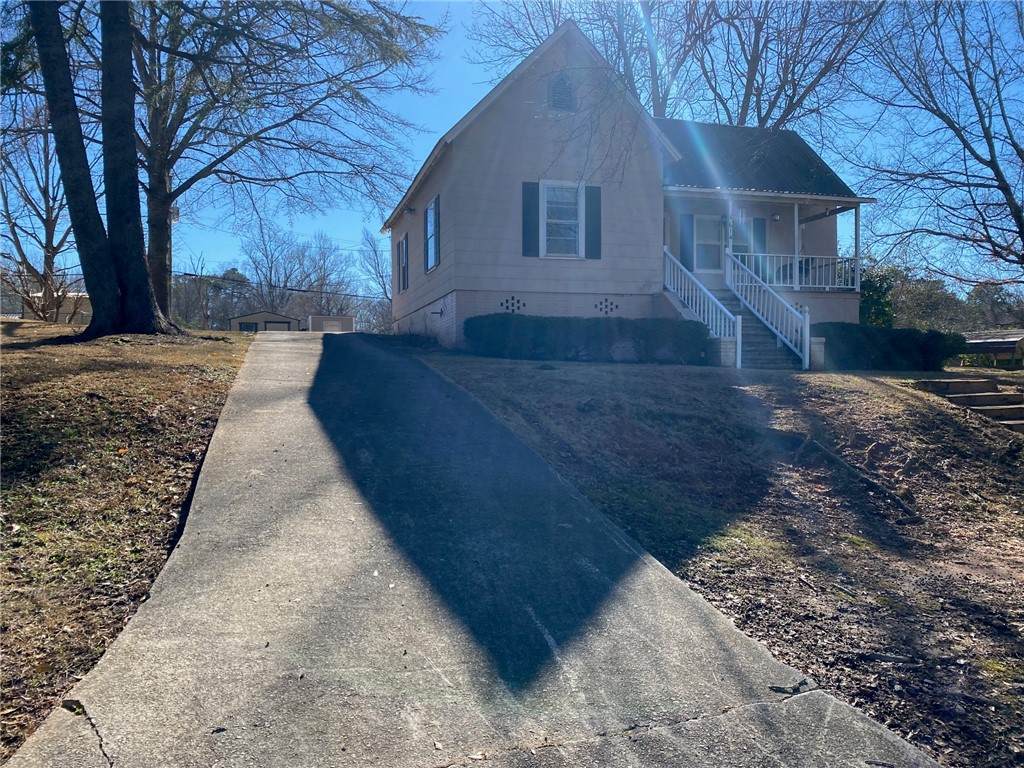 614 Wellington Street - Photo 1