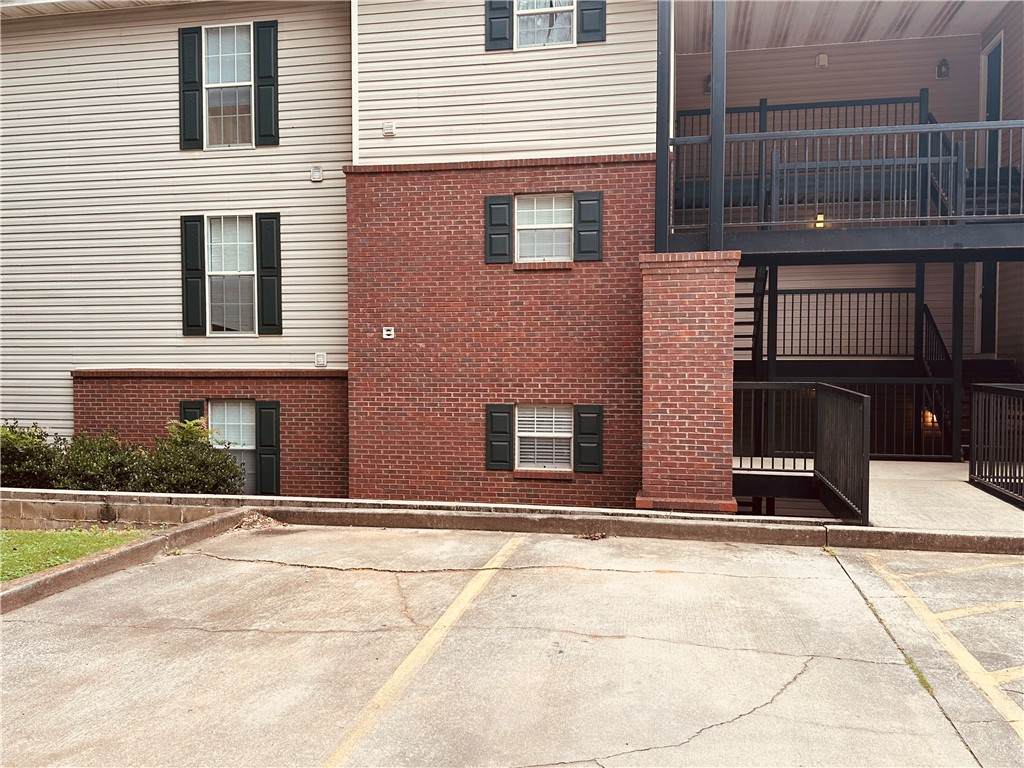 618 8TH Avenue - Photo 1