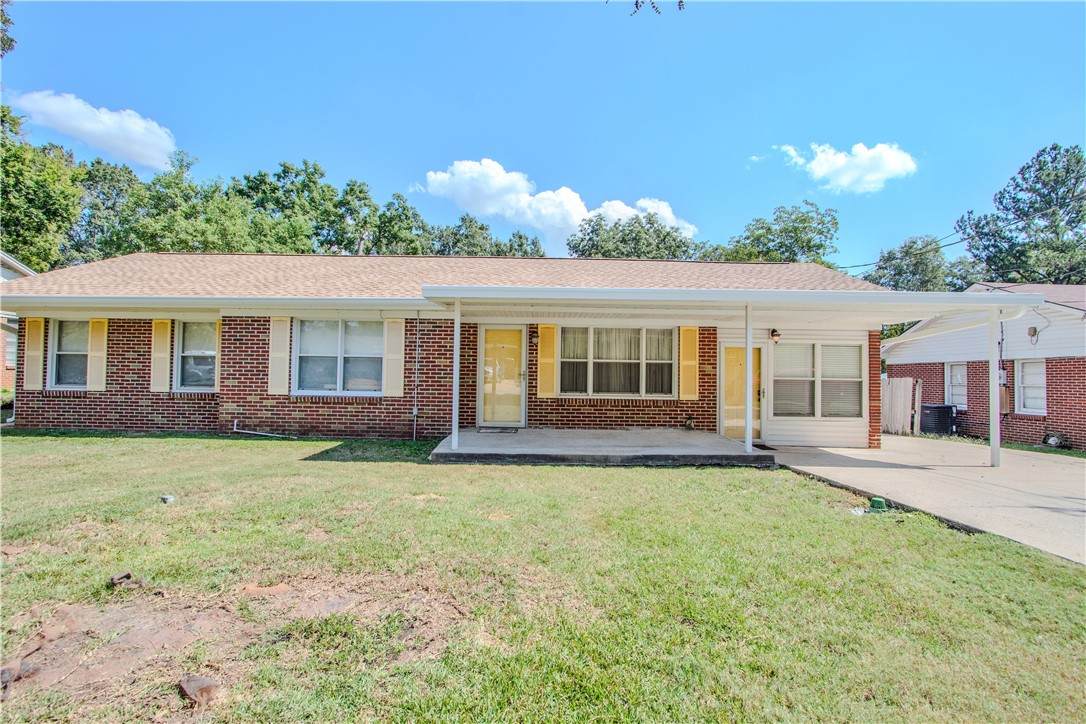 211 Nichols Street - Photo 1