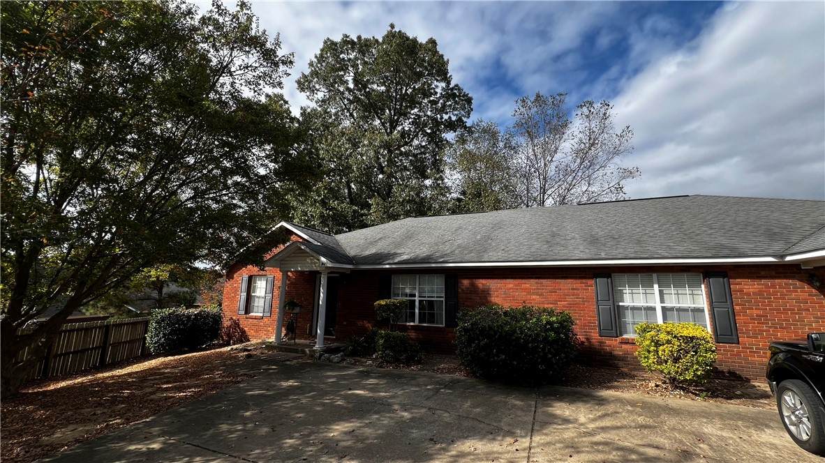 742/744 Meagan Lane - Photo 1