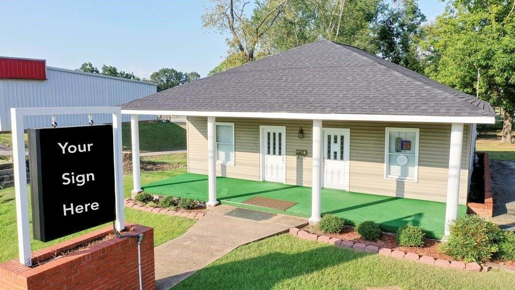 1811 Broad Avenue - Photo 1
