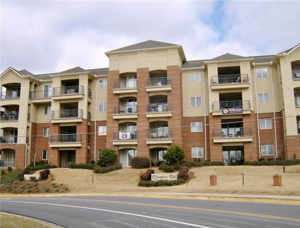 696 Magnolia Avenue - Photo 1