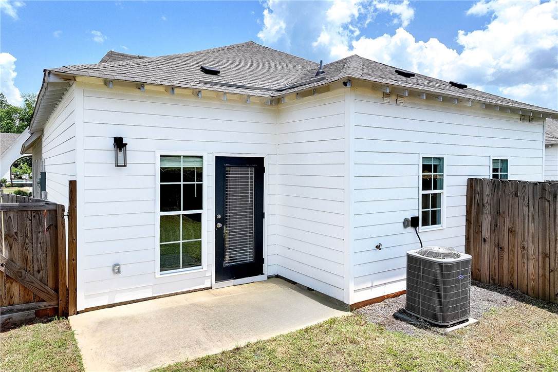 https://bt-photos.global.ssl.fastly.net/leecounty/orig_boomver_1_175303-2.jpg