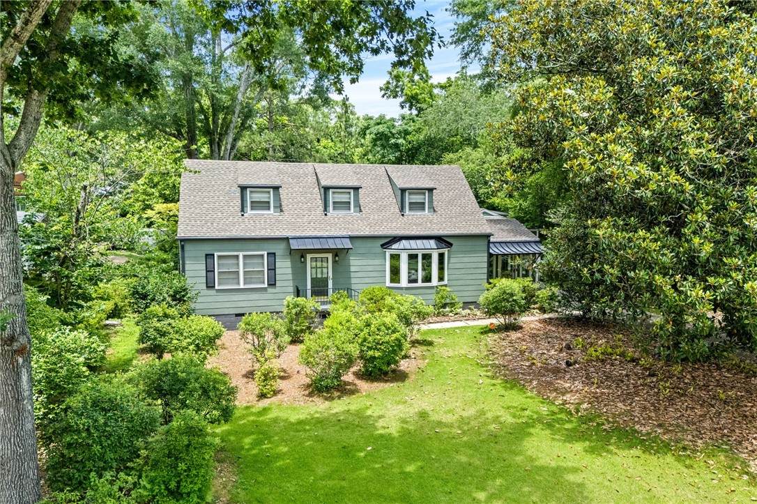 335 Woodfield Drive - Photo 1