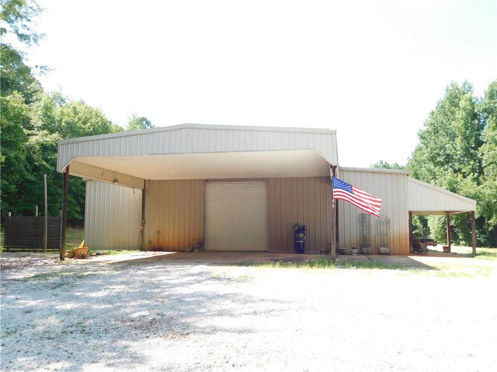 1281 Lee Road 259 - Photo 1