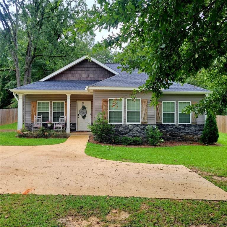 2204 38TH Boulevard - Photo 1