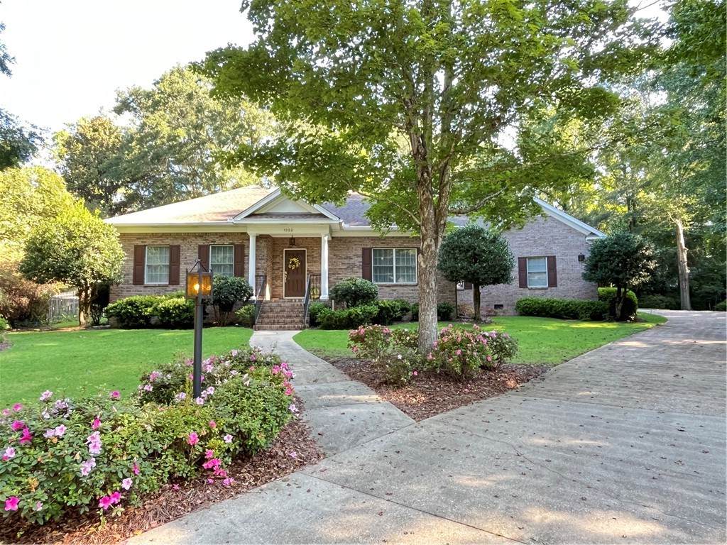 1322 Huntington Court - Photo 1