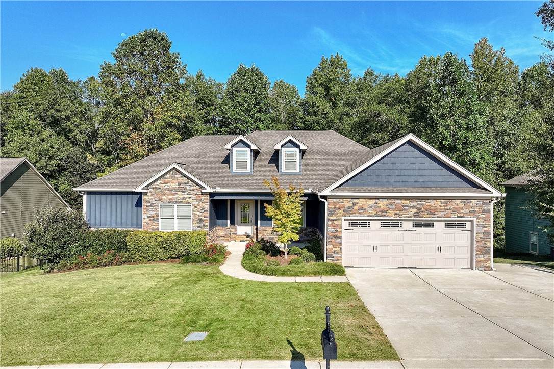 1111 Live Oak Circle - Photo 1
