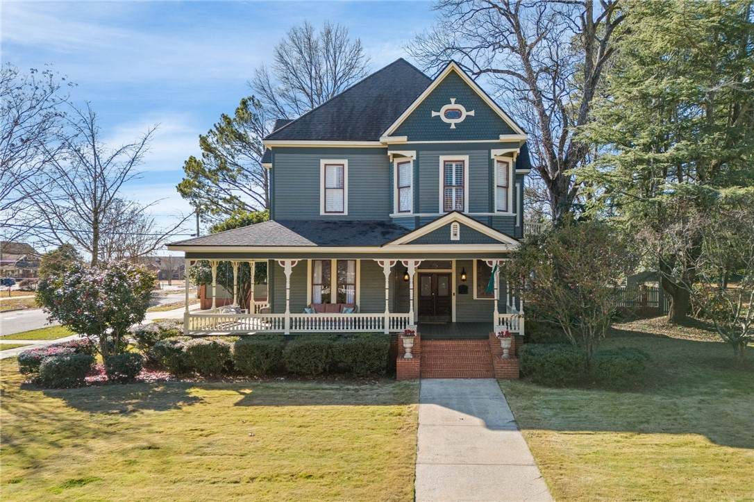 300 8TH Street - Photo 1