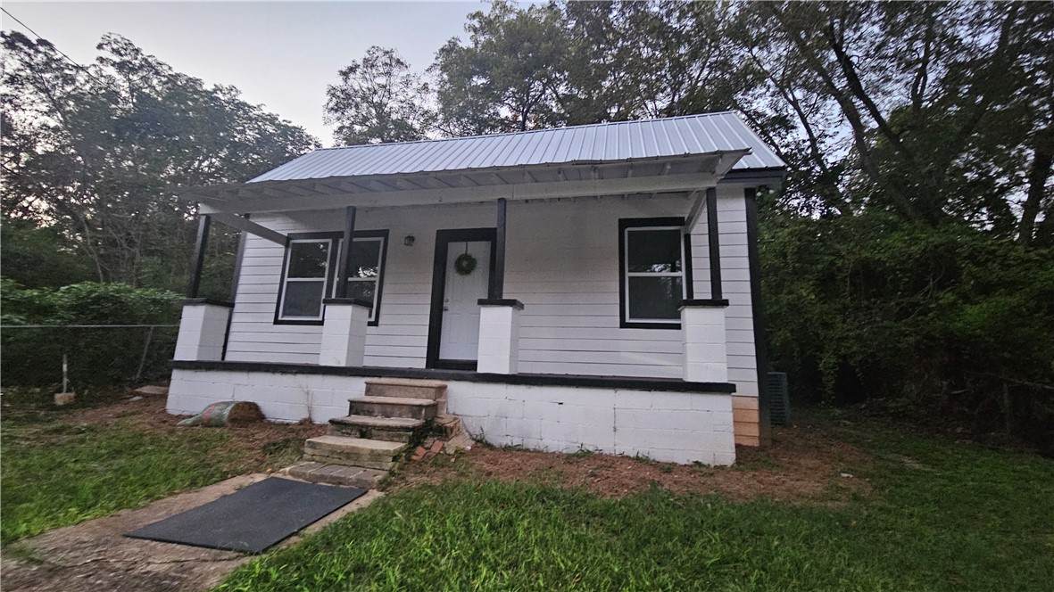 202 Smith Court - Photo 1