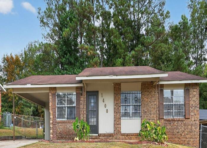 1400 Lockhart Circle - Photo 1