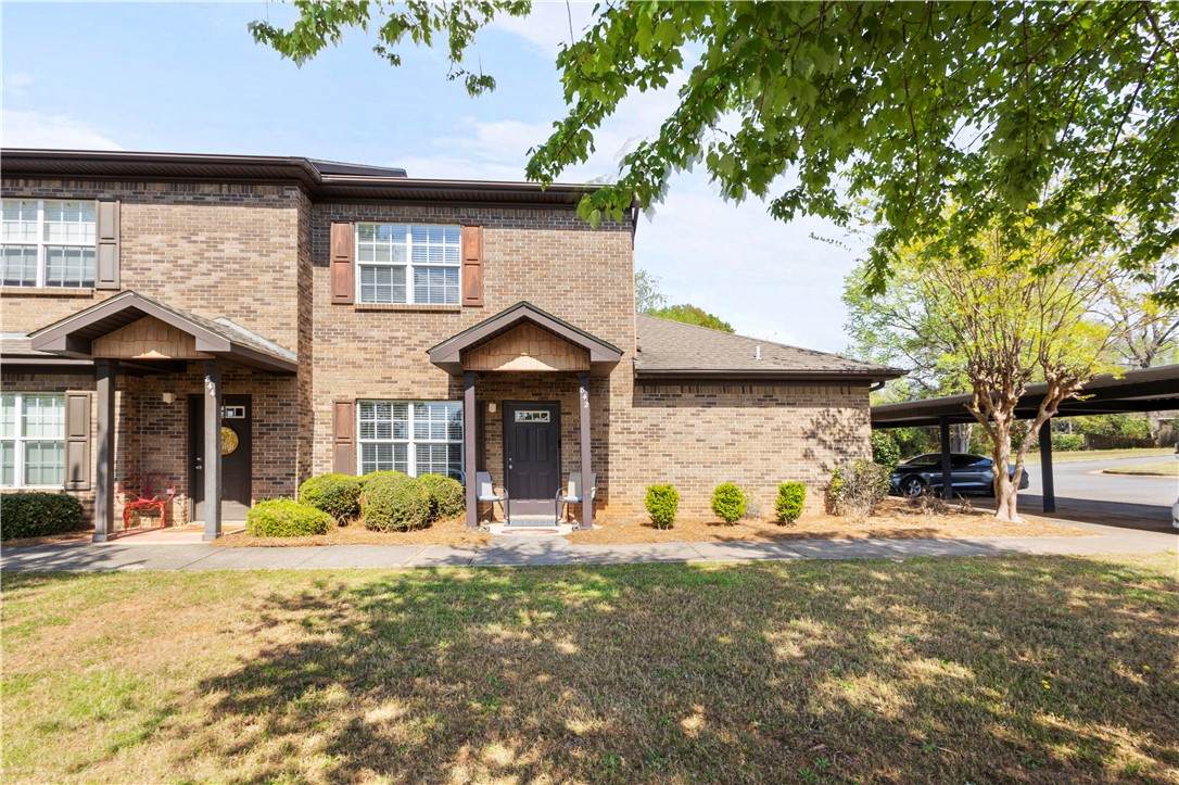842 Harvard Drive - Photo 1