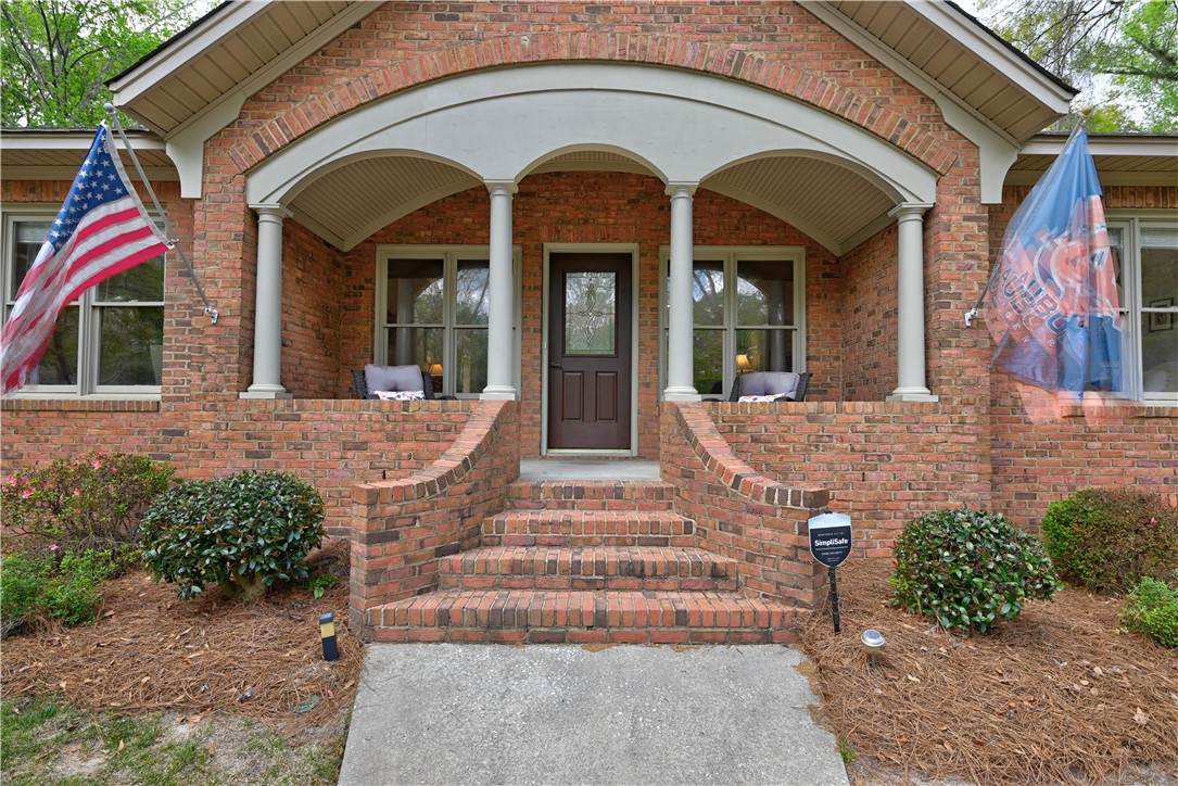 865 University Drive - Photo 1