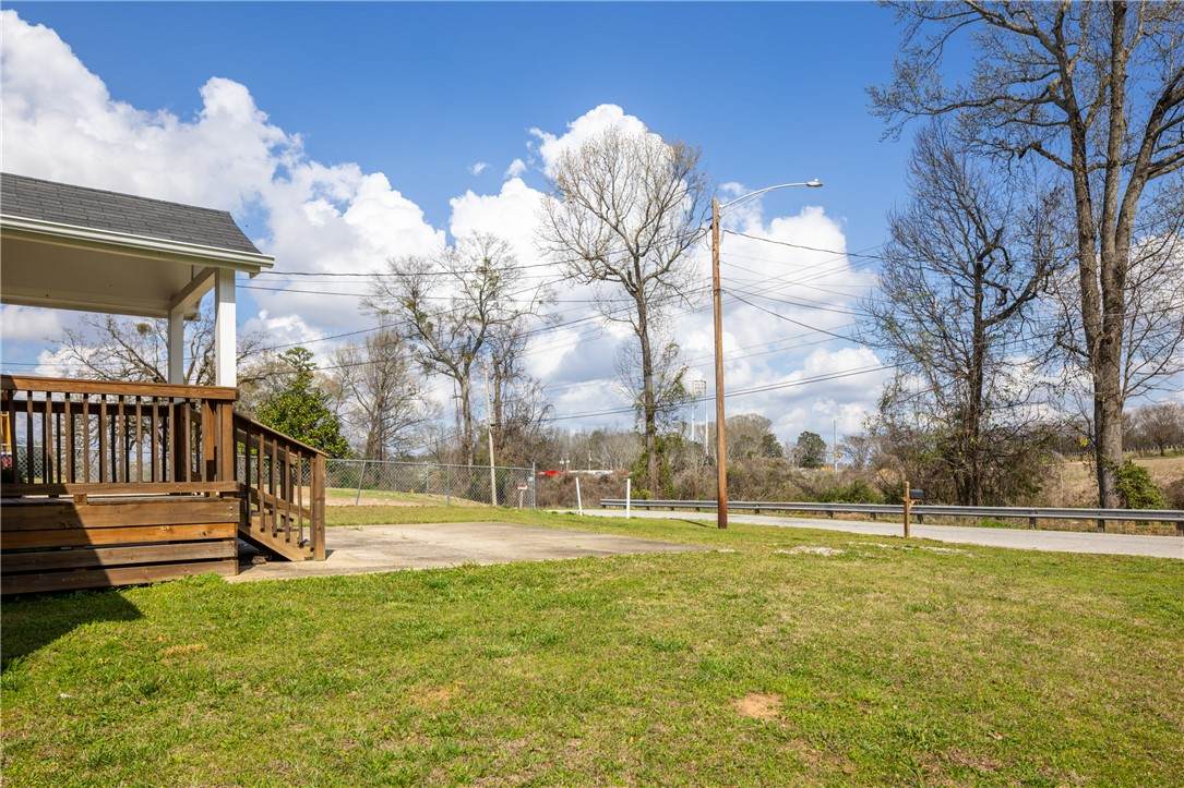 https://bt-photos.global.ssl.fastly.net/leecounty/orig_boomver_1_180303-2.jpg