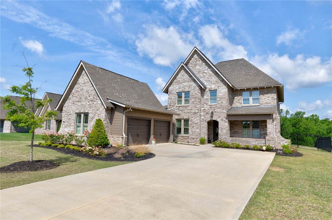 https://bt-photos.global.ssl.fastly.net/leecounty/orig_boomver_1_180426-2.jpg